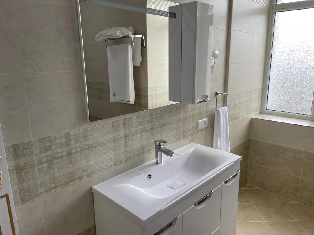 Sipehr Hotel Chkalovsk Екстериор снимка